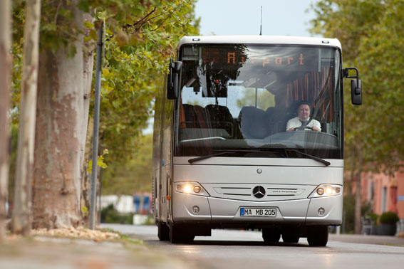 En Mercedes-Benz Intouro på väg. Daimler Buses redovisr ett mycket starkt tredje kvartl. Foto: Daimler Buses.