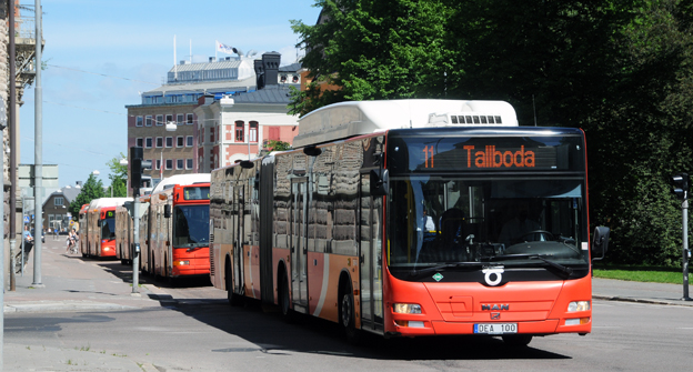 Veoliabussar i trafik åt ÖstgötaTrafiken i Linköping. Den upphandlade kollektivtrafiken går fortfarande med förlust för Veolia Transport. Foto: Ulo Maasing.