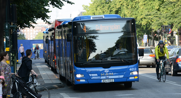 Facket Kommunal har nu stoppat SD-reklam även på bussar i Stockholms innerstad. Foto: Ulo MAasing.