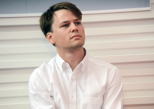 Oskar Taxén, Kommunal: Politikerna måste ta ansvar och kräva personalövertagande vid upphandlingar. Foto: Ulo Maasing.
