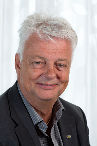Hallandstrafikens vd Bruno Andersson vill ha lagstadgat förbud mot mobiltelefon under körning. Foto: Hallandstrafiken.