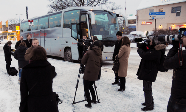 Mediaintresset var stort när Veolias Nacka-Kistalinje invigdes i januari 2012. Tre år senare går linjen i graven. Foto: Ulo Maasing.