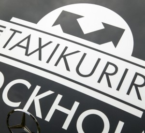 Taxi Kurir i Stockholm AB ska sköta bland annat färdtjänstbeställningar i Skåne. Foto: Taxi Kurir.