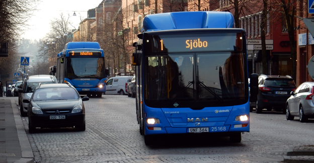 Biogas ska fortsatt vara skattebefriat medan punktskatterna på miljöbränsle som inte är gasformiga höjs, konstaterar Sveriges Bussföretag i ett kritiskt remissyttrande till regeringen. Foto: Ulo Maasing.