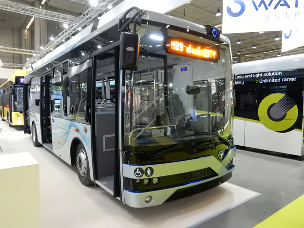 Den 9,5 meter långa MD9 har blivit en storsäljare för turkiska Temsa. Även i Sverige har modellen haft framgångar. Nu lanseras den också som batteridriven stadsbuss. Foto: Ulo Maasing.