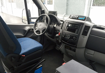 Förarplatsen på bussarna som är byggda på Mercedes-Benz Sprinter med Automet som påbyggare.