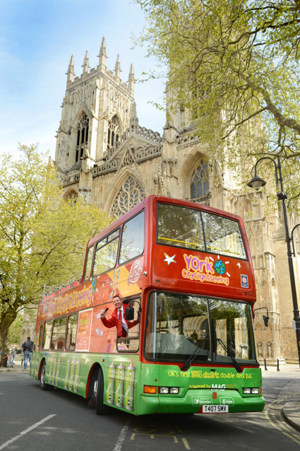 Sightseeingbuss i York som har bytt från diesel till el. Foto: York city council.