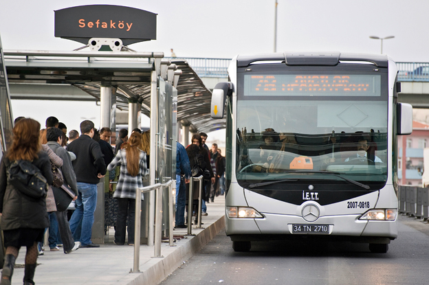 Istanbuls BRT-lösning Metrobus har prisbelönats som bästa busslösning i stadstrafik. Foto: Daimler Buses.