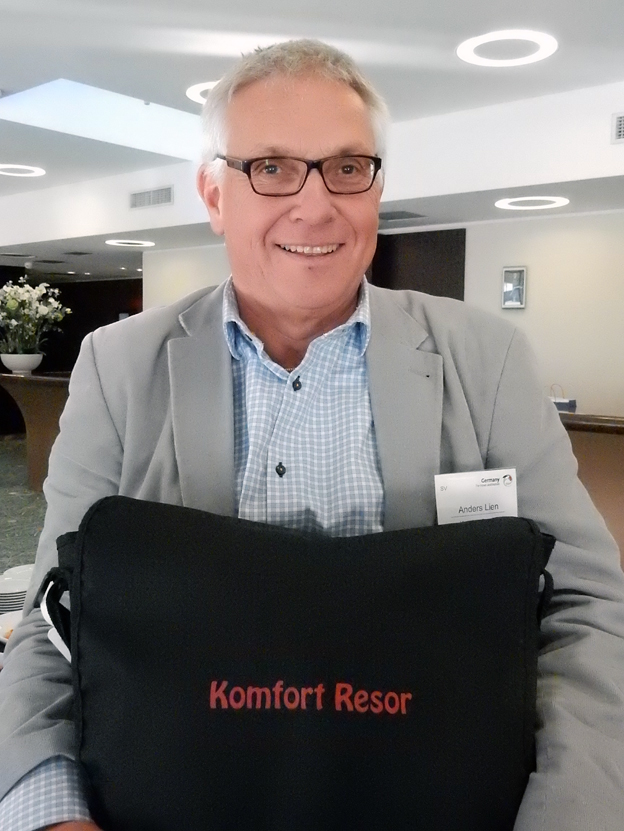 KomfortResors Anders Lien kramade gärna sin portfölj. Foto: Ulo Maasing.