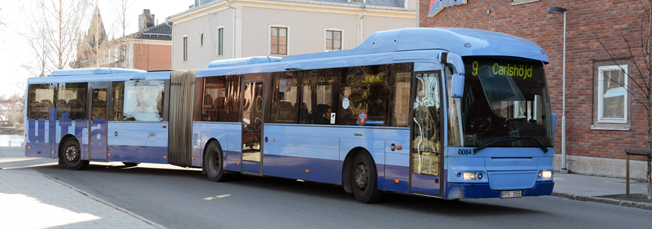 Bussresandet i Umeå slog nytt rekord under 2015 – och nu har staden siktet inställt på ännu ett rekordår. Bussen på bilden är på väg till Carlshöjd där man nästa vecka börjar bygga en laddstation för elbussar. Foto: Ulo Maasing.