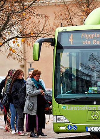 En bussförare som kör stadsbuss i Växjö har polisanmälts, misstänkt för att gång på gång ha saboterat kortläsare i bussarna. Arkivbild: Länstrafiken Kronoberg.