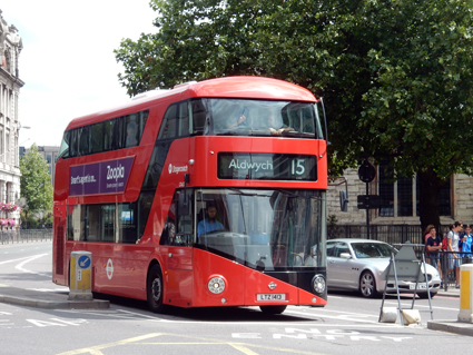 Kontaktlösa bank- och kontokort har fått ett stort genombrott i kollektivtrafiken i London. Foto: Ulo Maasing.
