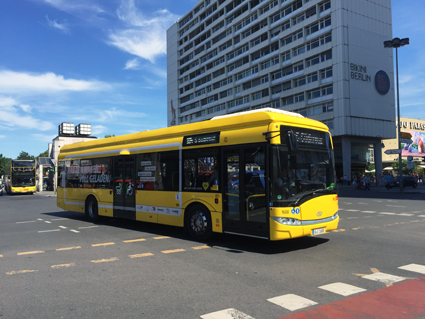 En induktivt laddad Solaris batteribuss på linje 204 i Berlin. Foto: Ulo Maasing.