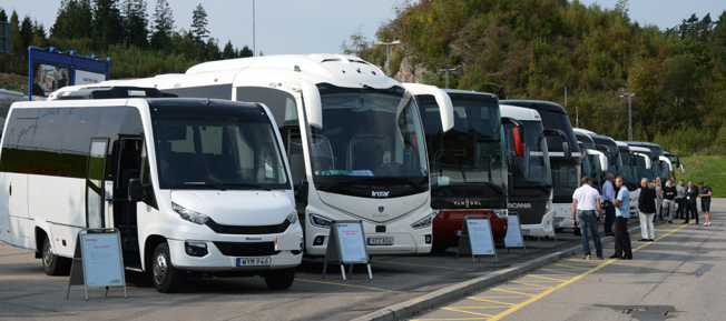 Busstillverkarna fanns på plats med tretton bussar för visning och provkörning. Foto: Ulo Maasing.