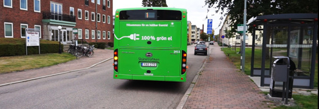Bussresenärerna i Ängelholm blev nöjdare när fem av åtta stadsbussar blev eldrivna. Foto: Nobina.