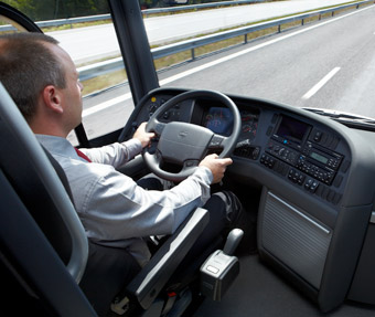 Kommunal vill ha högre lön för bussförare med minst åtta års erfarenhet. Foto: Volvo Bussar.