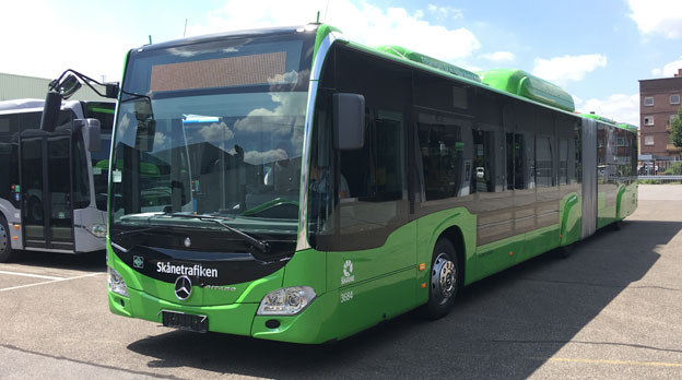 Mercedes-Benz toppar registreringsstatistiken för tunga bussar i Sverige under juli. Starkt bidragande är leveranser till Nobina iu Malmö (bilden) och Bergkvarabuss. Foto: EvoBus.